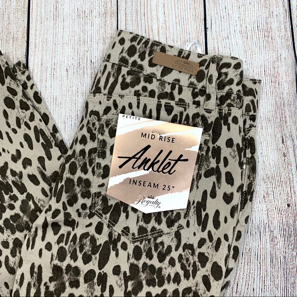 Royalty for Me Leopard Print Mid-Rise Anklet Jeans - Picture 2 of 8